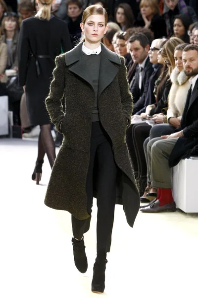 Look 19